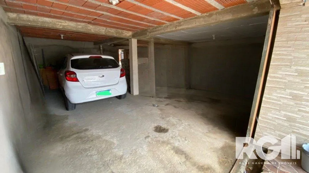 Imagem Casa semimobiliada, 2 Quartos 3 vagas no Alto Petropolis, Porto Alegre