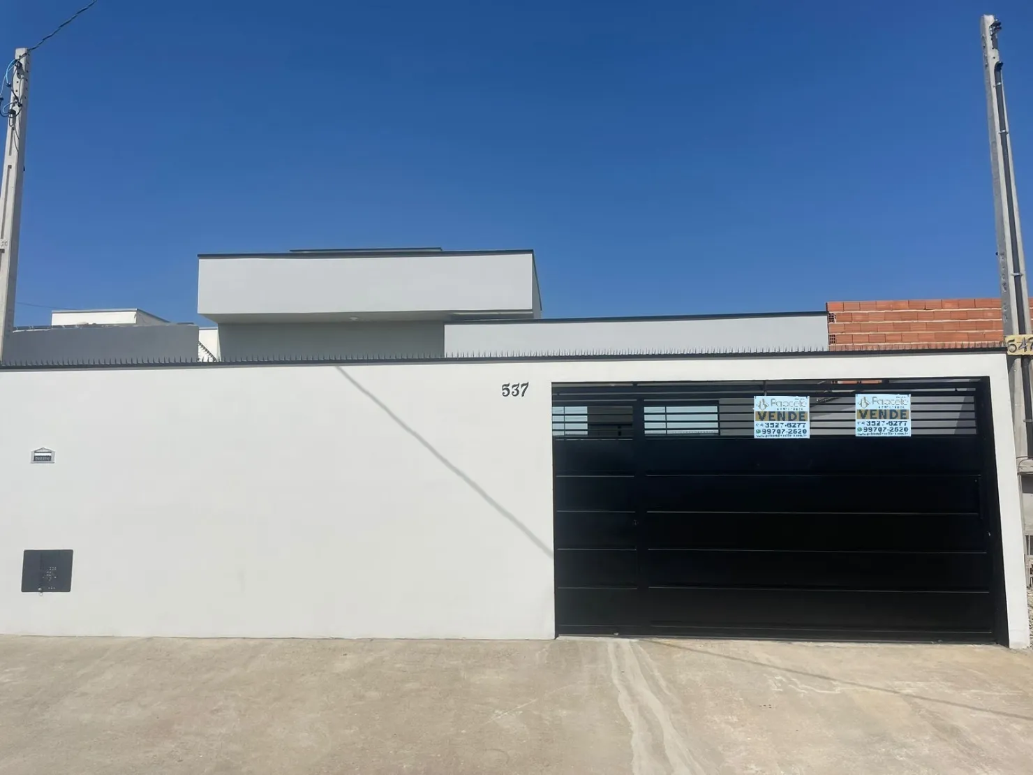 Imagem Casa à venda 2 dormitórios uma suíte com 1 lavabo, Loteamento Residencial e Comercial Araguaia, Pindamonhangaba, SP