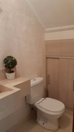 Imagem Sobrado Grande 222 m² no centro 3 Dormitorios sendo 3 suítes e 4 Vagas