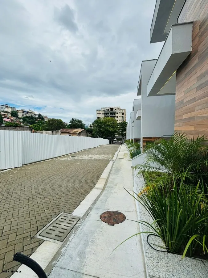 Imagem Casa Duplex / Nova para Venda em Rio de Janeiro / RJ no bairro Freguesia (Jacarepaguá)