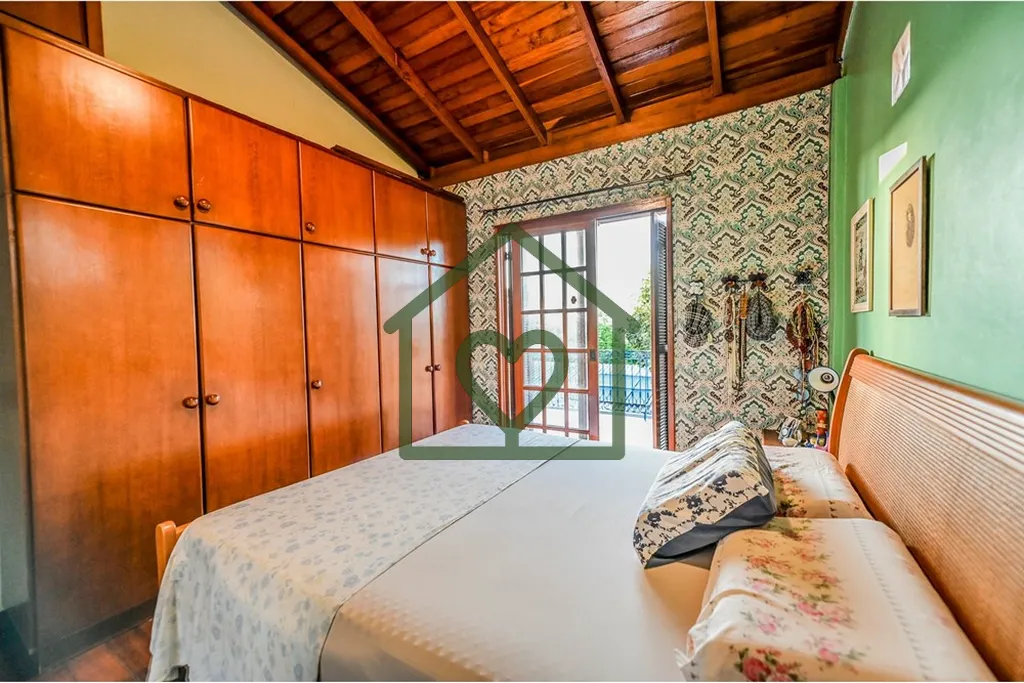 Imagem Descubra o lar dos seus sonhos nesta excepcional casa de condomínio à venda em Porto Alegre, RS. S...