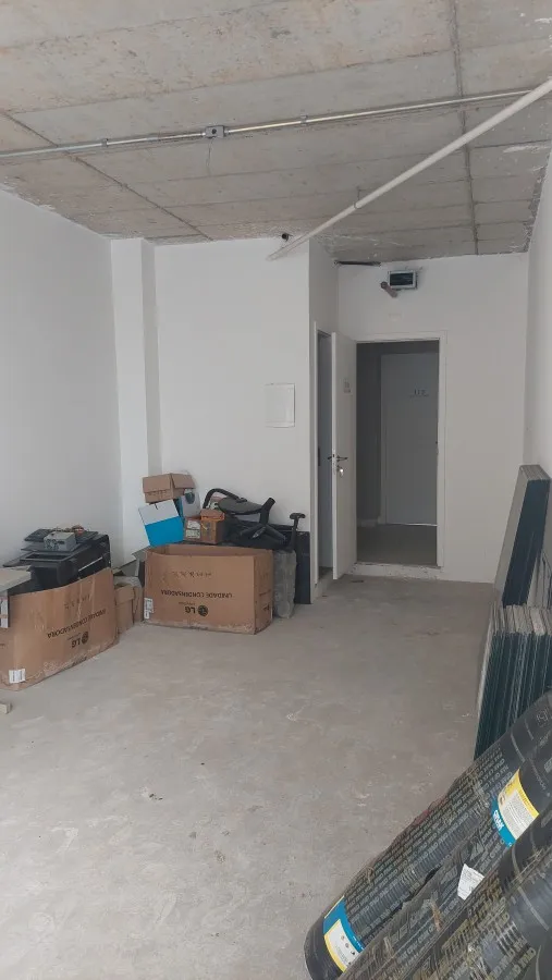 Imagem Sala Comercial para Locação em Itaboraí, Três Pontes, 1 banheiro, 1 vaga