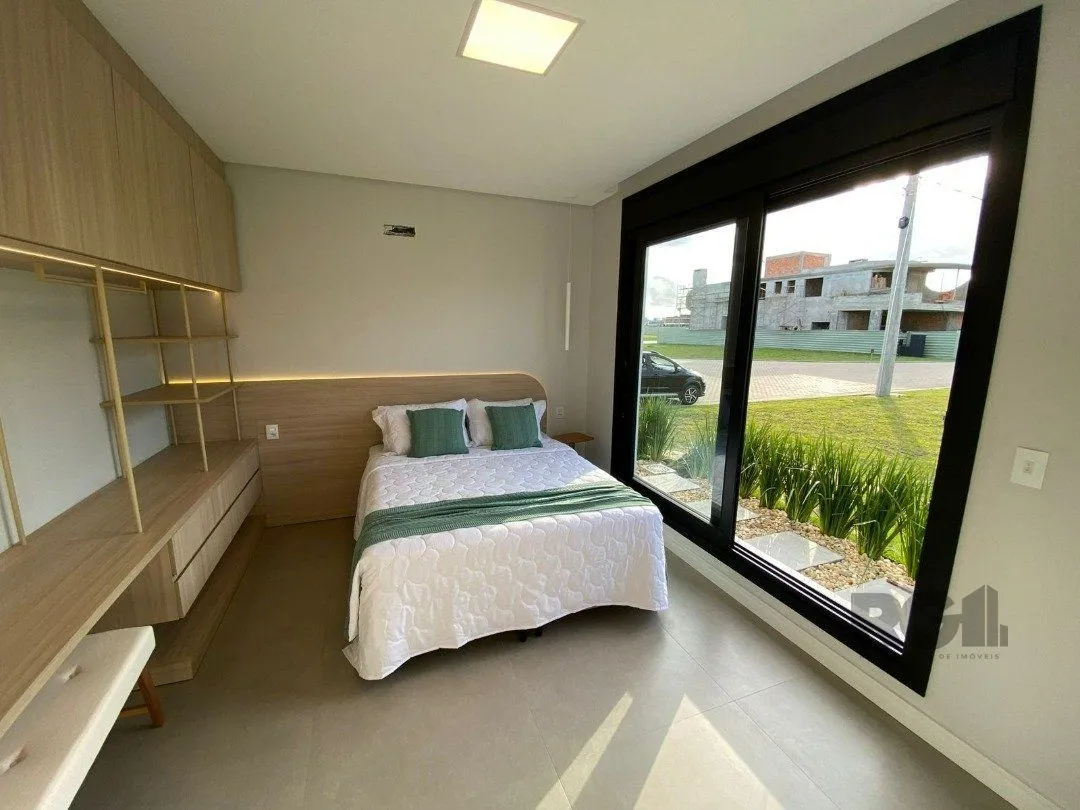 Imagem Sobrado Novo em Condomínio Fechado com 4 suítes e 238m² privativos