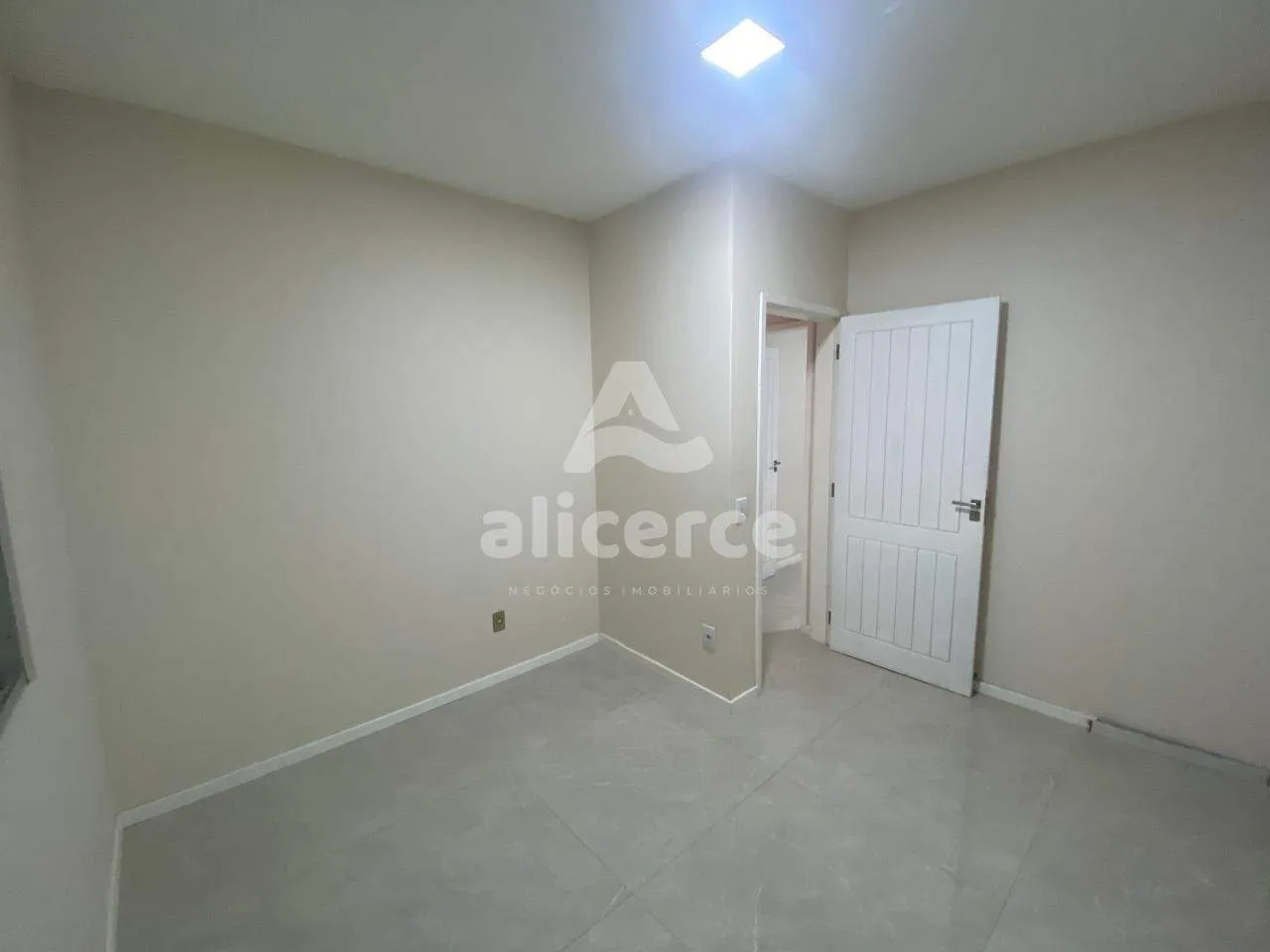 Imagem Casa à venda com 3 quartos 1 suíte, 174m² em Ponte do Imaruim Palhoça