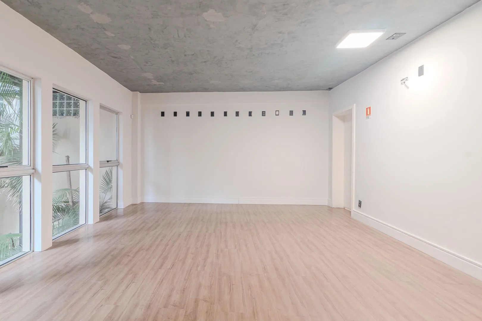 Imagem PRÉDIO COMERCIAL À VENDA | LOCALIZAÇÃO ESTRATÉGICA EM PORTO ALEGRE