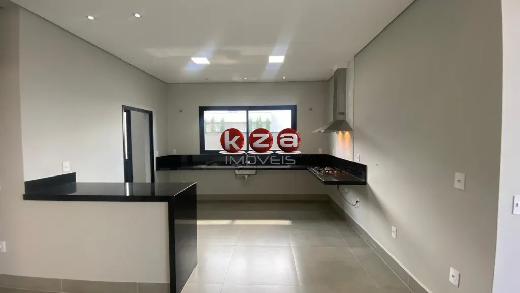 Imagem Casa de alto padrão em condomínio à venda em Valinhos-SP, bairro Pinheiro: 3 quartos, 3 suítes, 2 salas e 176,25 m² de área.
