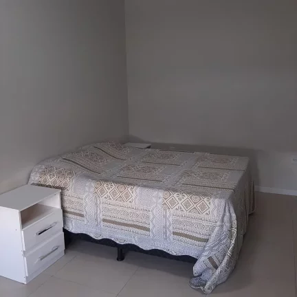 Imagem Casa à venda em Garopaba-SC, bairro Pinguirito: 2 suítes, sala ampla, 110m².