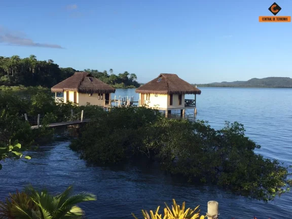 Imagem ILHA NA BAÍA DE TODOS OS SANTOS