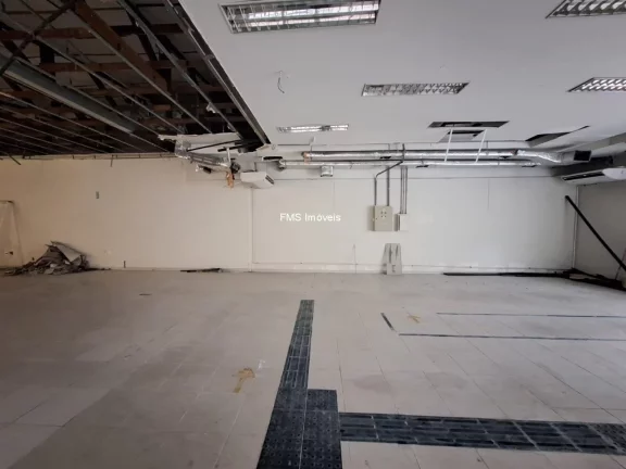 Imagem Prédio Comercial Inteiro para Locação em São Paulo-SP, Campo Belo: 486m², 3 Banheiros, 2 Vagas de Garagem!