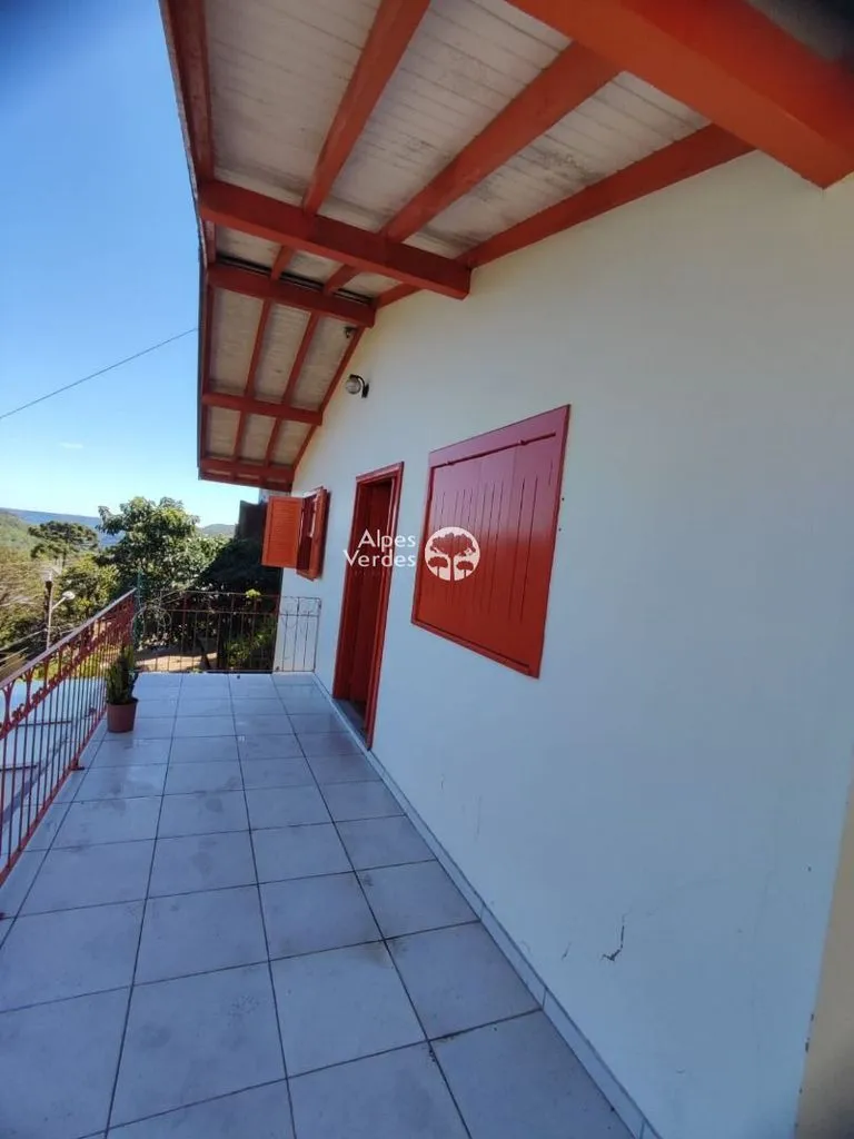 Imagem Vende-se casa no bairro prinstrop a 10 minutos da rua coberta de gramado