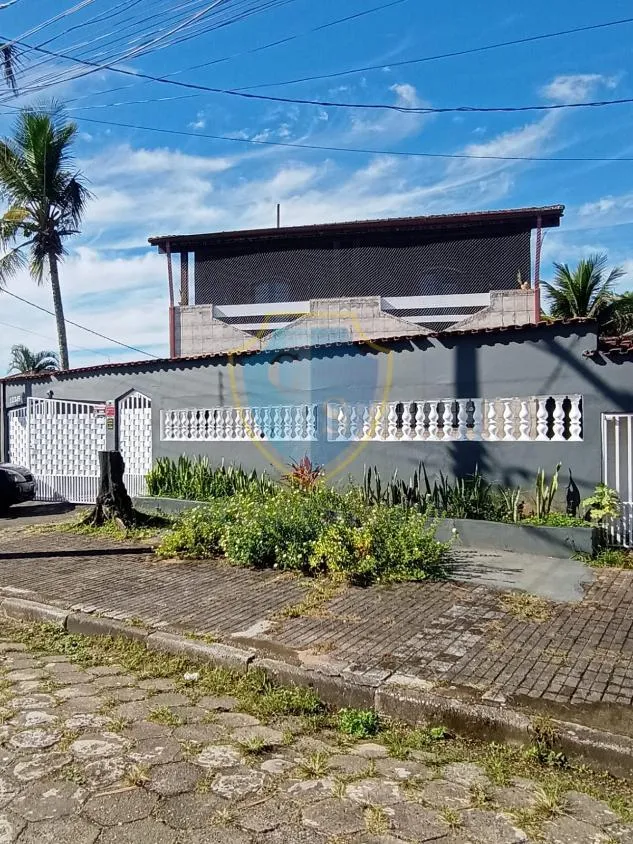 Imagem Casa 3 dorms um Suíte e Piscina