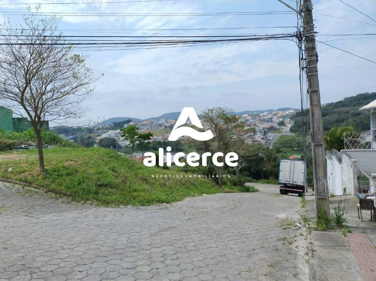 Imagem Terreno plano, de Esquina, vista livre, prontos pra construir em Forquilhas - São José - SC