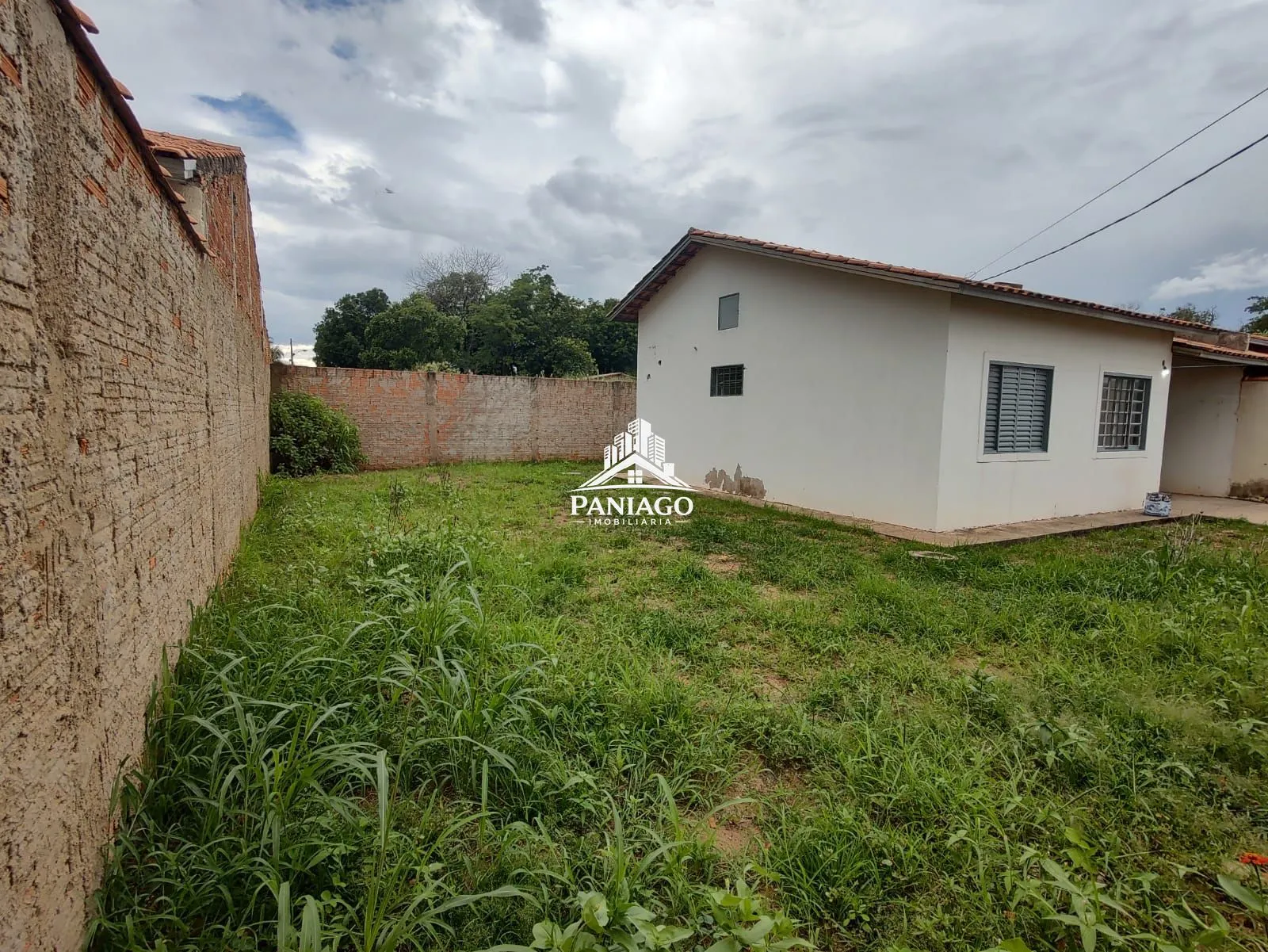 Imagem Casa com 2 quartos (1 suíte), amplo terreno, Altos do Parque, Cuiabá-MT