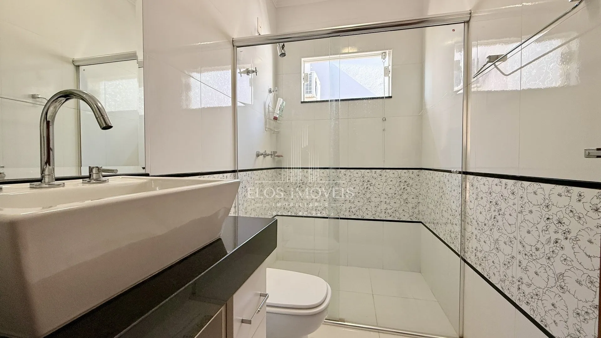 Imagem Sobrado de 3 quartos, 256m² no bairro Jardim Terras de Santa Elisa, em Limeira