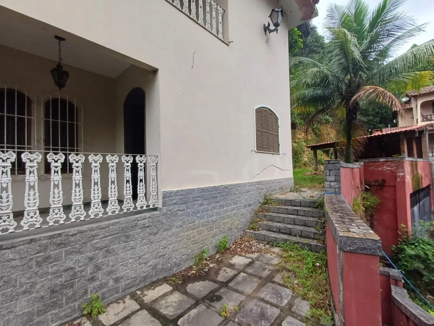 Imagem Ótima casa duplex espaçosa com 5 quartos e área de lazer!