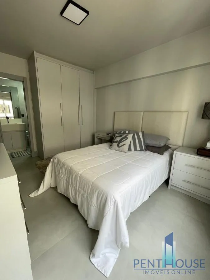 Imagem Apartamento Quadra Mar para Venda em Balneário Camboriú, CENTRO, 2 dormitórios, 1 suíte, 2 banheiros, 1 vaga
