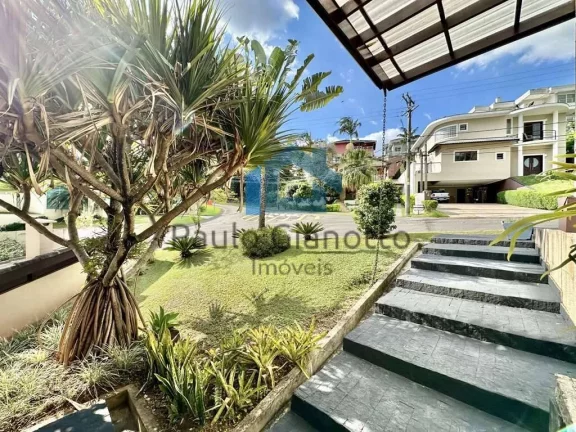 Imagem Casa Espetacular no Golf Village na Granja Viana