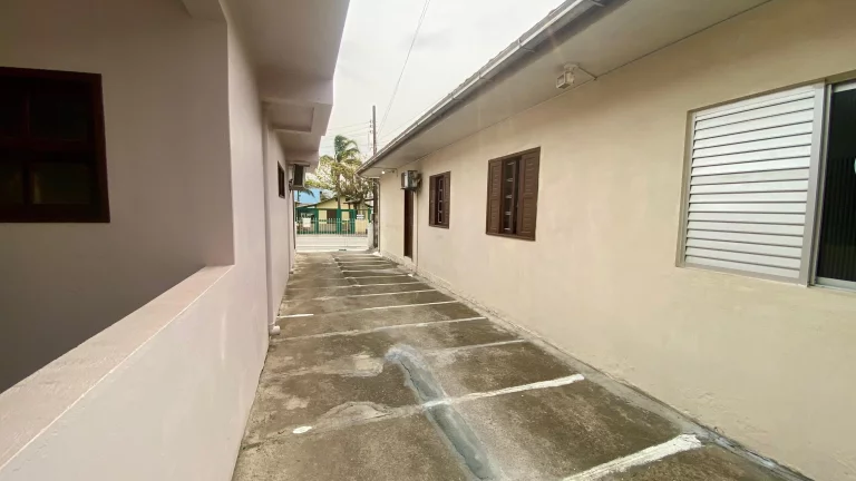 Imagem Conjunto de Casas à Venda ? Excelente Oportunidade Comercial e Residencial em Garopaba-SC!