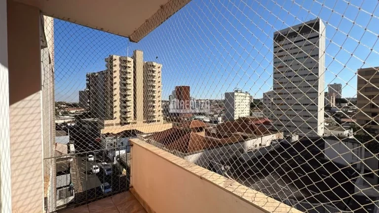 Imagem Apartamento com 3 dormitórios no Condomínio Edifício Pedro Salomão, no Centro de Uberaba!