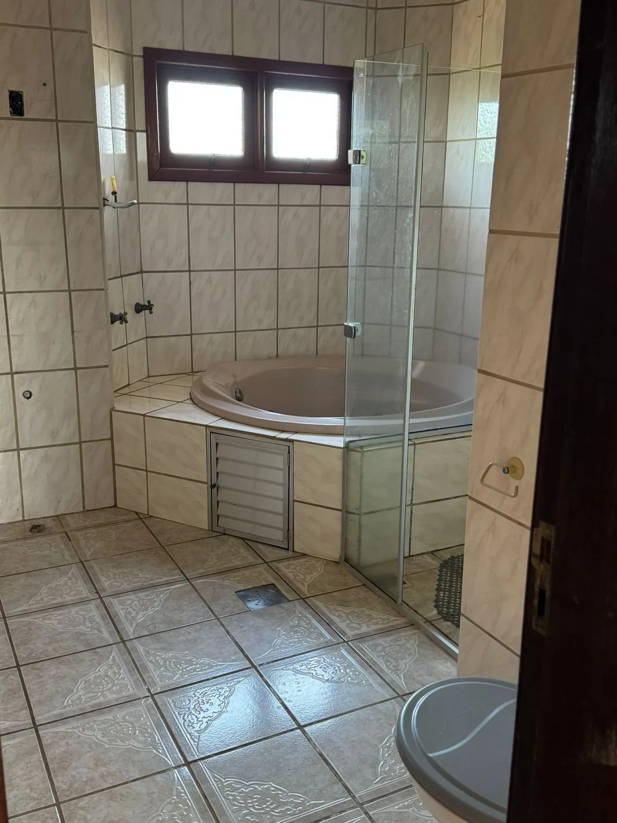 Imagem Casa 4 dorms à venda Avenida Manoel Elias, Porto Alegre.