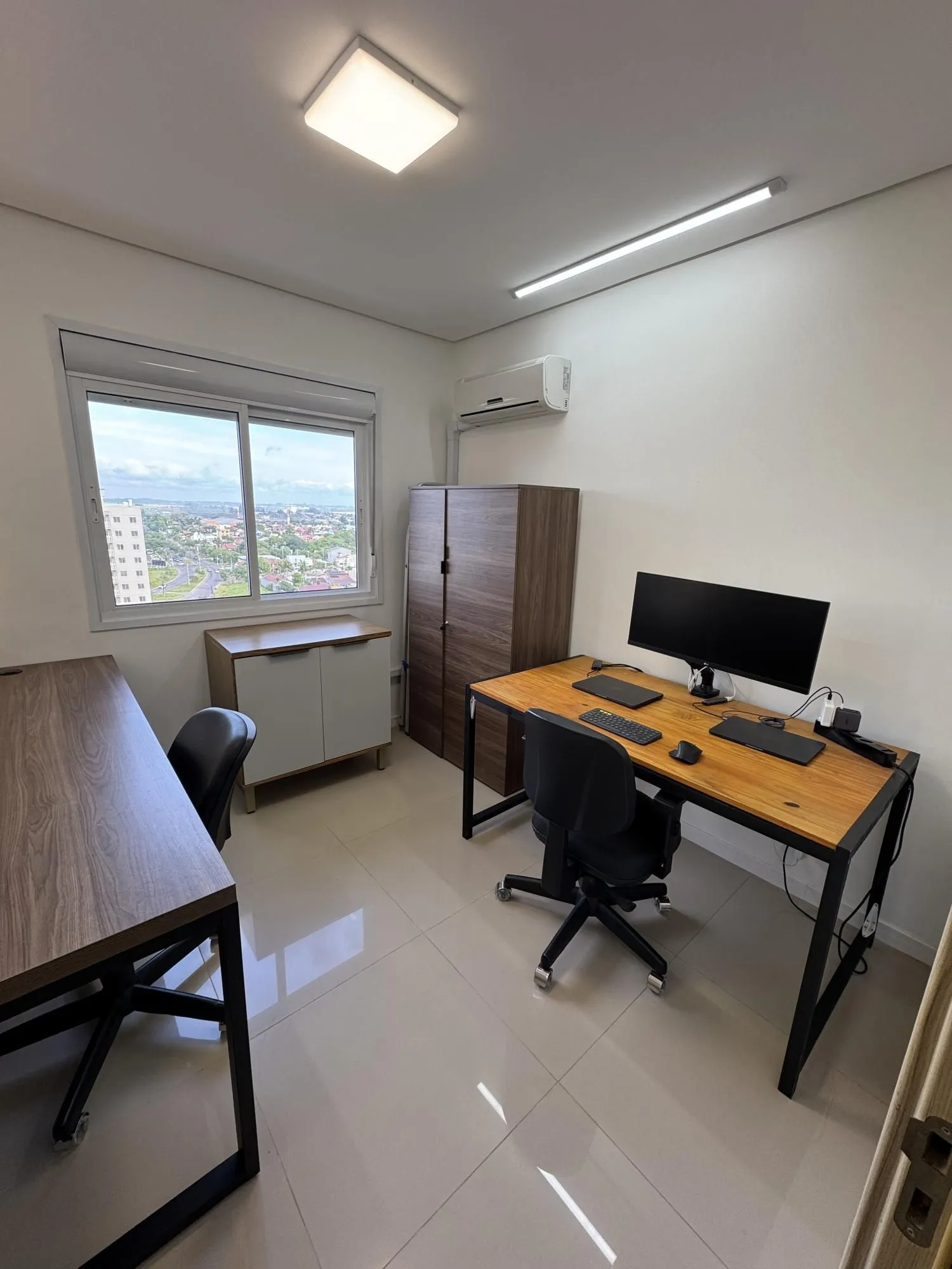 Imagem Apartamento de 2 dormitórios, 1 suíte e 1 vaga, em Canoas.