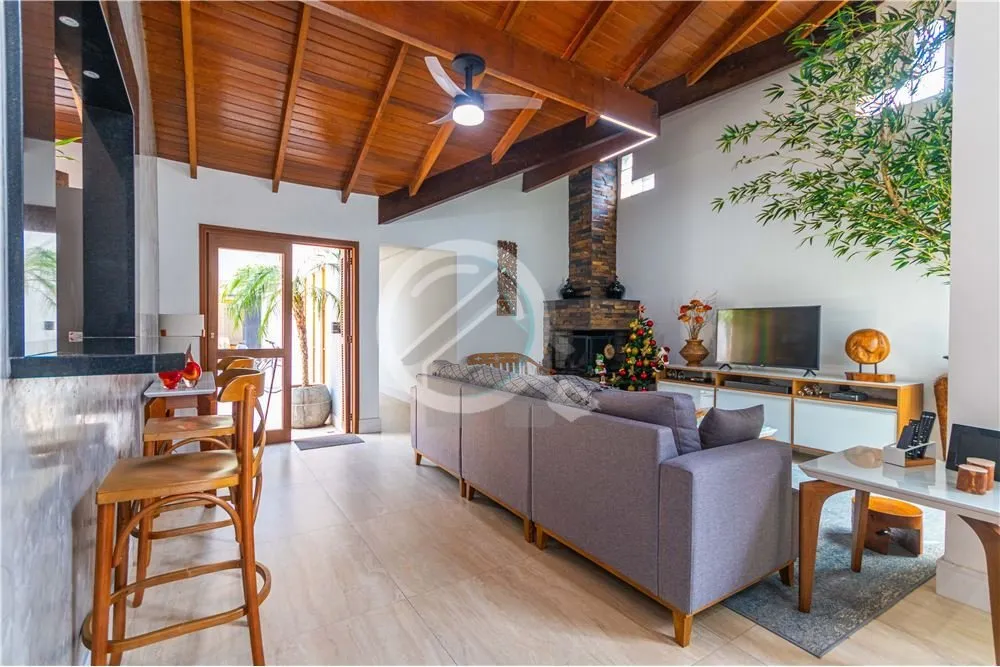 Imagem Esta linda casa de alto padrão é o lugar perfeito para aqueles que buscam conforto, funcionalidade...
