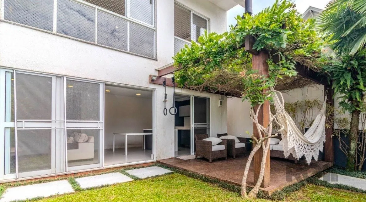 Imagem Casa em Condomínio com 04 Quartos - 4 vagas, 200,36 m² de área privativa - LOMBA DO PINHEIRO