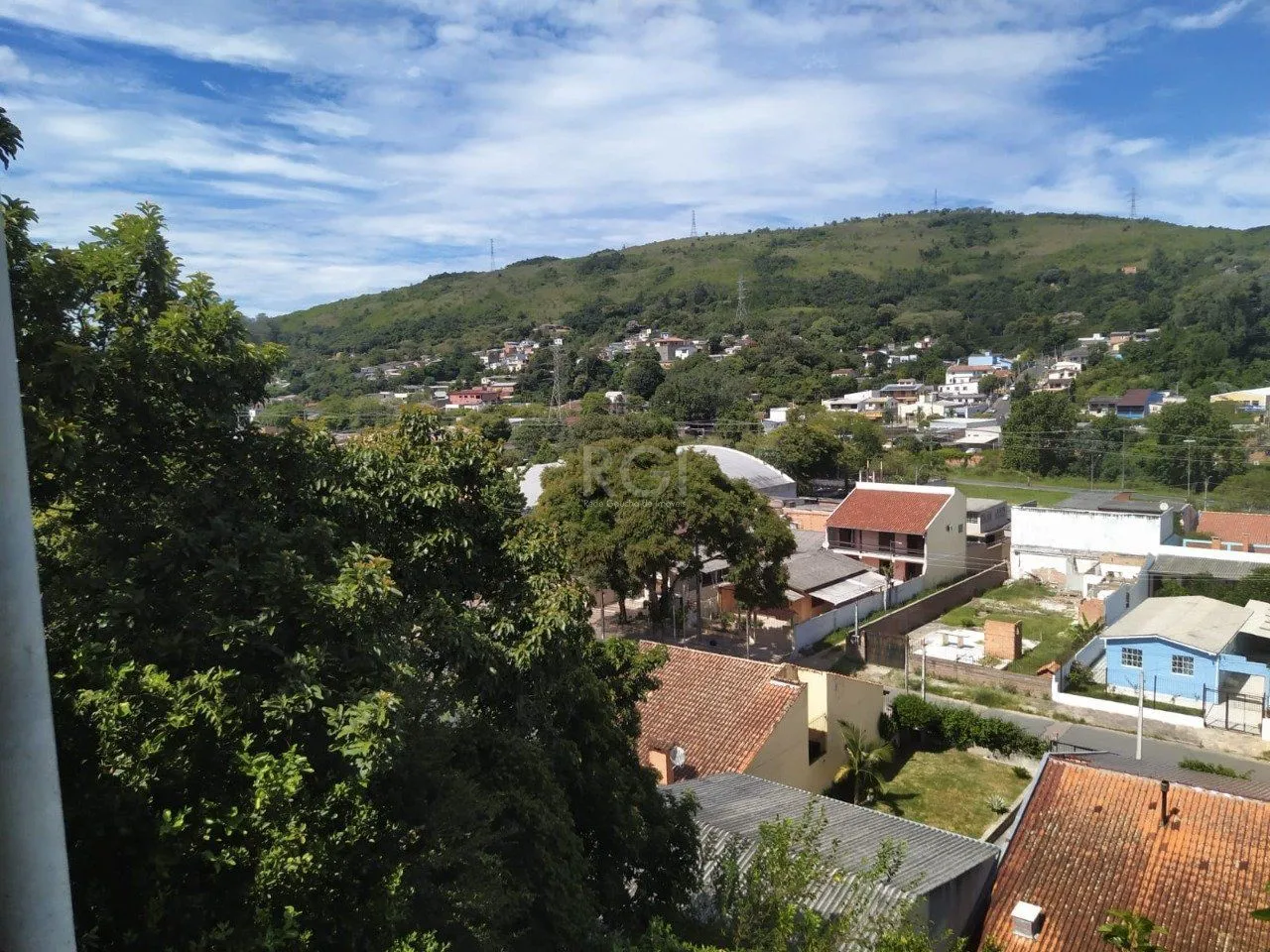 Imagem Casa com 5 dormitórios no bairro Jardim Carvalho