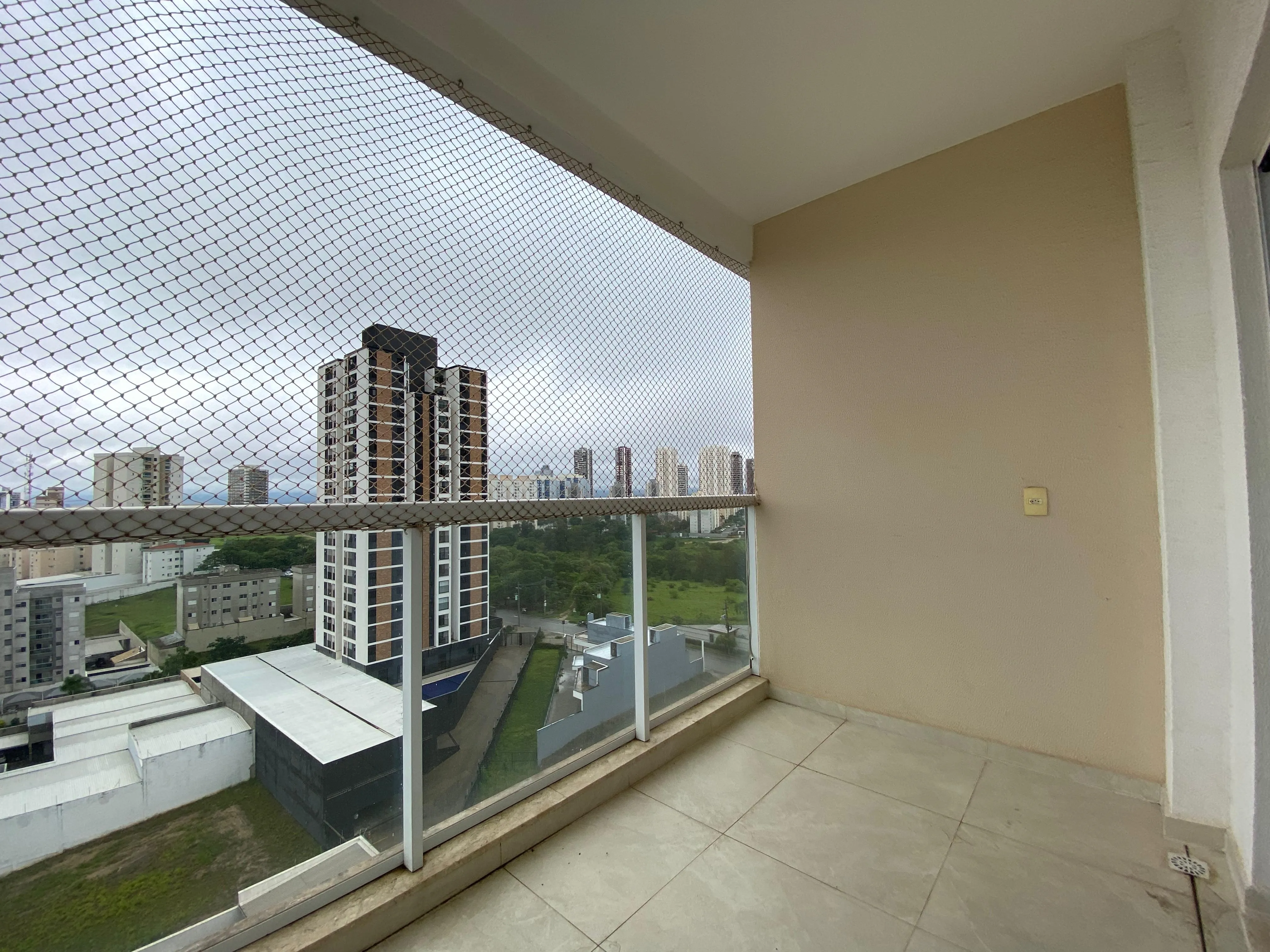Imagem Lindo Apartamento de 83m² de 3 Dormitórios sendo 1 Suíte no Edifício Residencial Mandúria