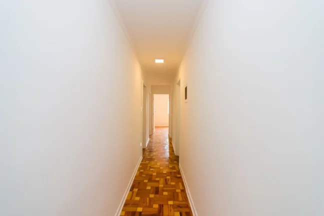 Imagem Apartamento 125M², 3Q, 2 Banheiros, 1 Vaga, Sacada, Armários.