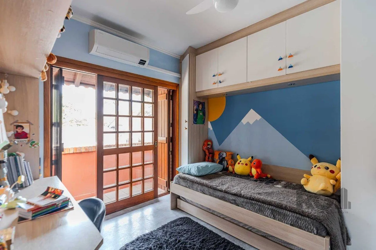 Imagem Casa em condomínio fechado, 3 dormitórios, suíte e duas vagas de garagem