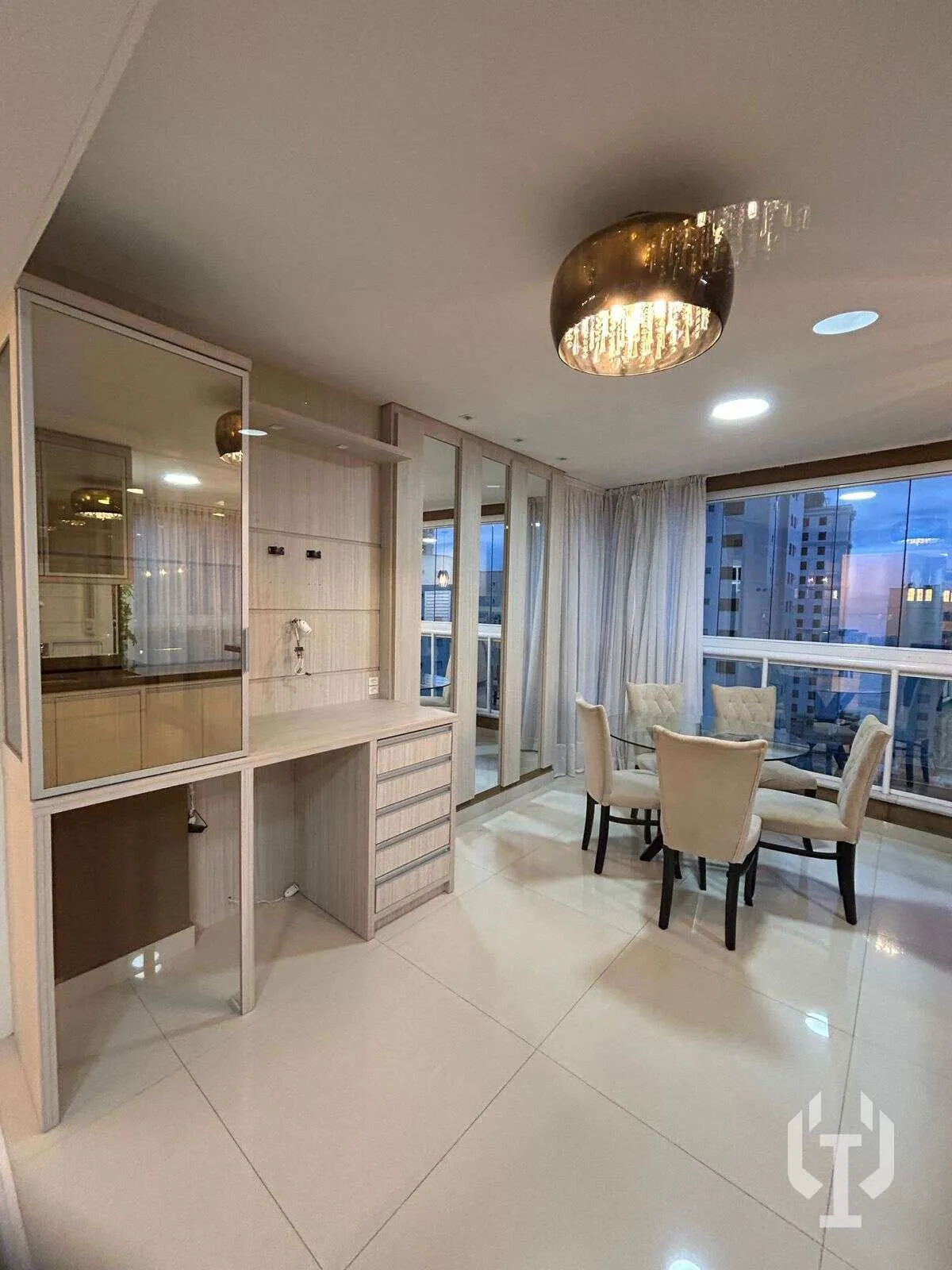 Imagem Apartamento à venda, no MAR DAS ARÁBIAS em Itapema, Meia Praia, com 3 quartos, 185,42m2