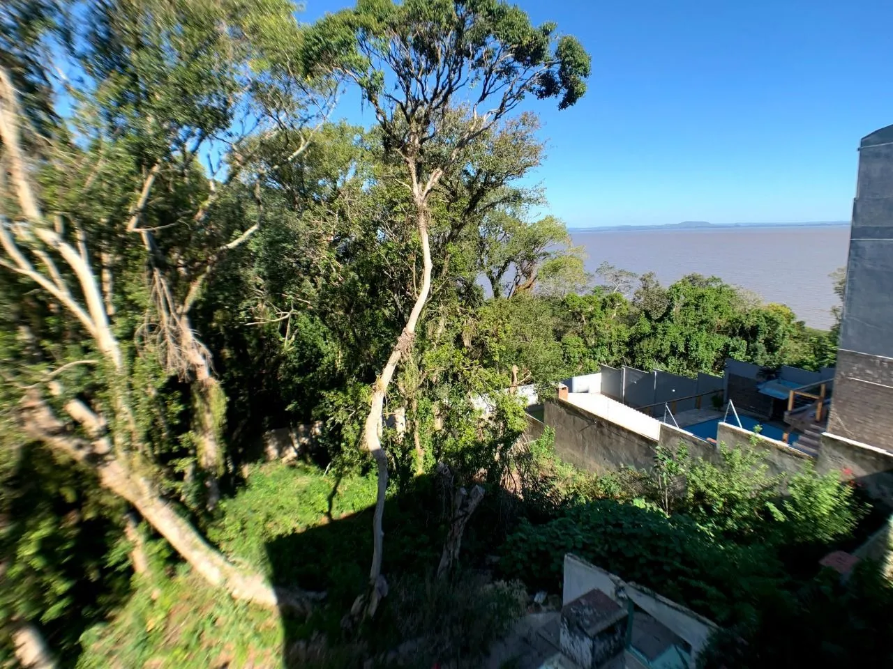 Imagem Terreno para Venda - 1.100m² Com Vista Para o Guaíba