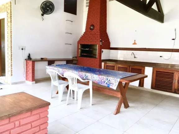 Imagem Linda casa com 4 dormitórios sendo 2 suíts´s e ar condicionado e pisicna e área gourmet maravilhosa