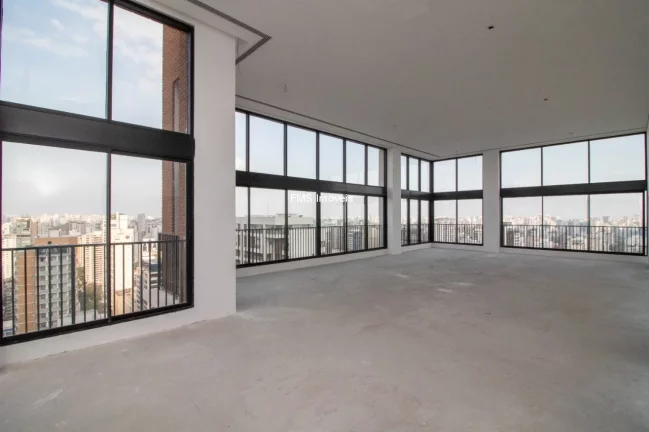 Imagem Cobertura em Moema, com 7 vagas e 548,29 m²