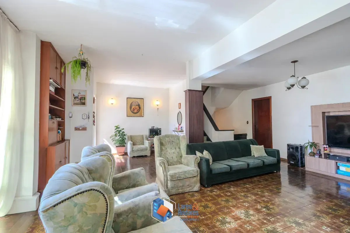 Imagem Sobrado para venda em Aclimação com 4 quartos, sendo 1 suíte, 452m²