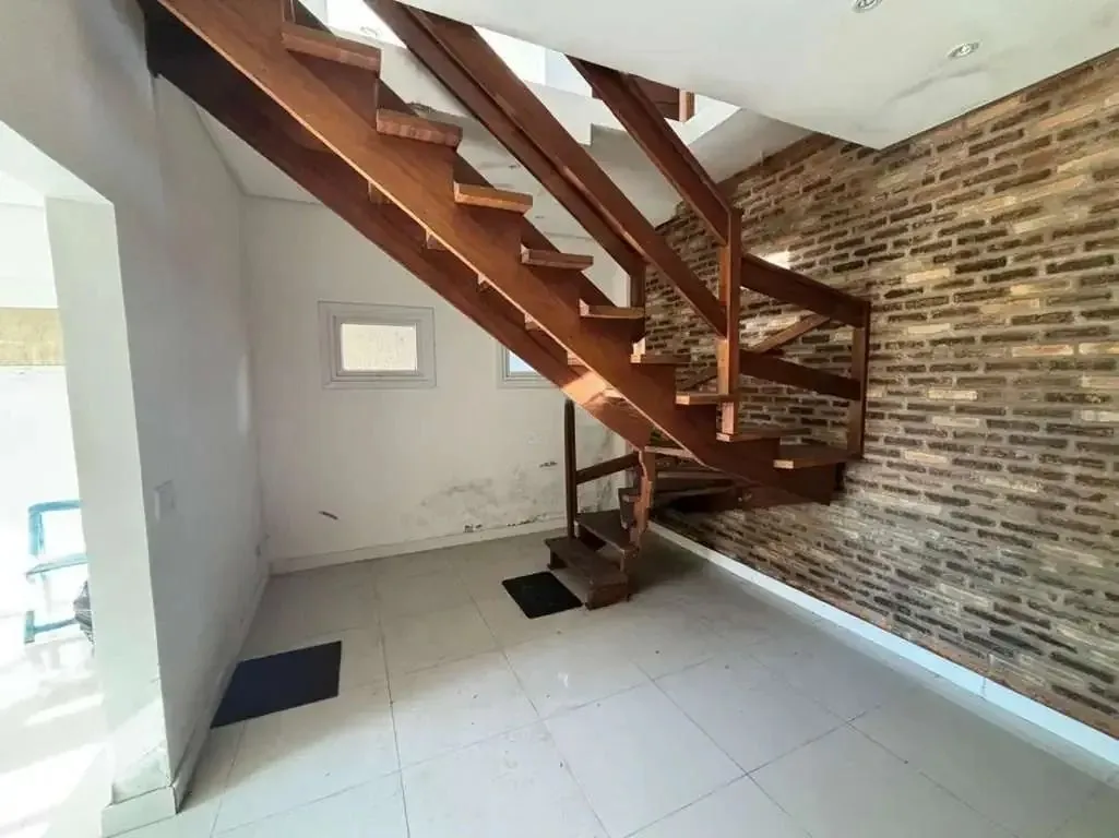 Imagem Casa com Vista Privilegiada e 2 Vagas no Jardim Floresta