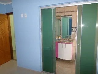 Imagem Imperdível Sobrado à Venda em Santo André-SP, Jardim Las Vegas: 3 quartos, 1 suíte, 4 banheiros, 8 vagas de garagem, 220m².