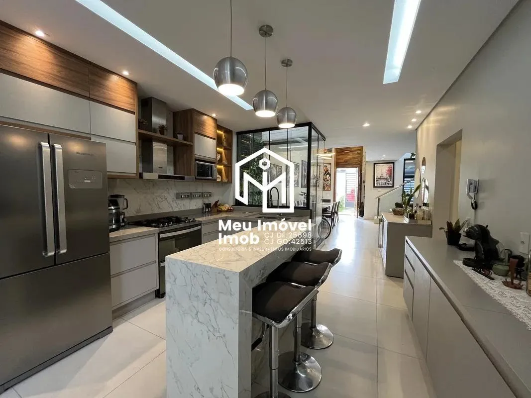 Imagem Casa 4 Quartos 3 Suítes 2 Vagas 268m²