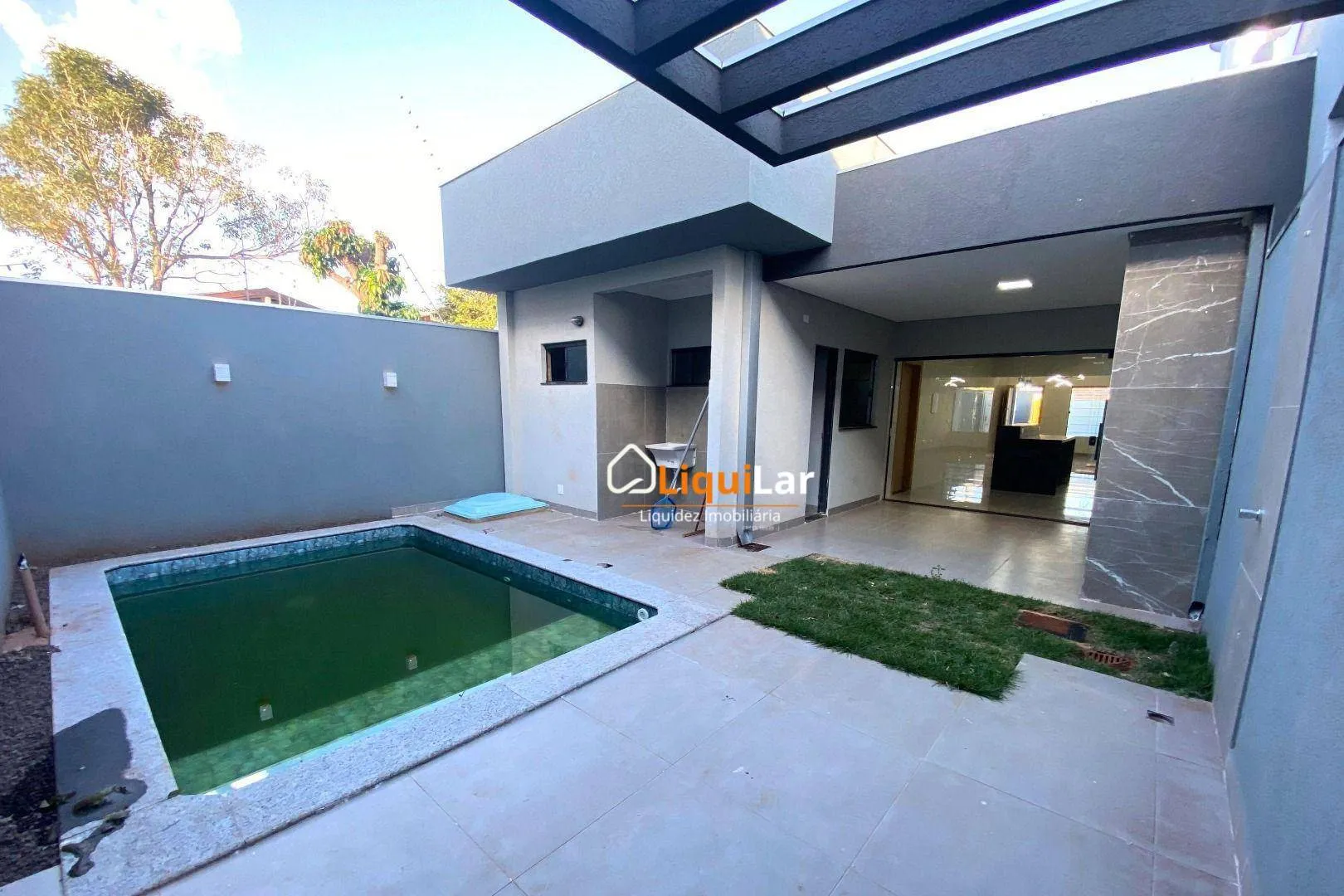 Imagem Casa Térrea à Venda no Rita Vieira com 3 Suítes, Piscina e Varanda Gourmet
