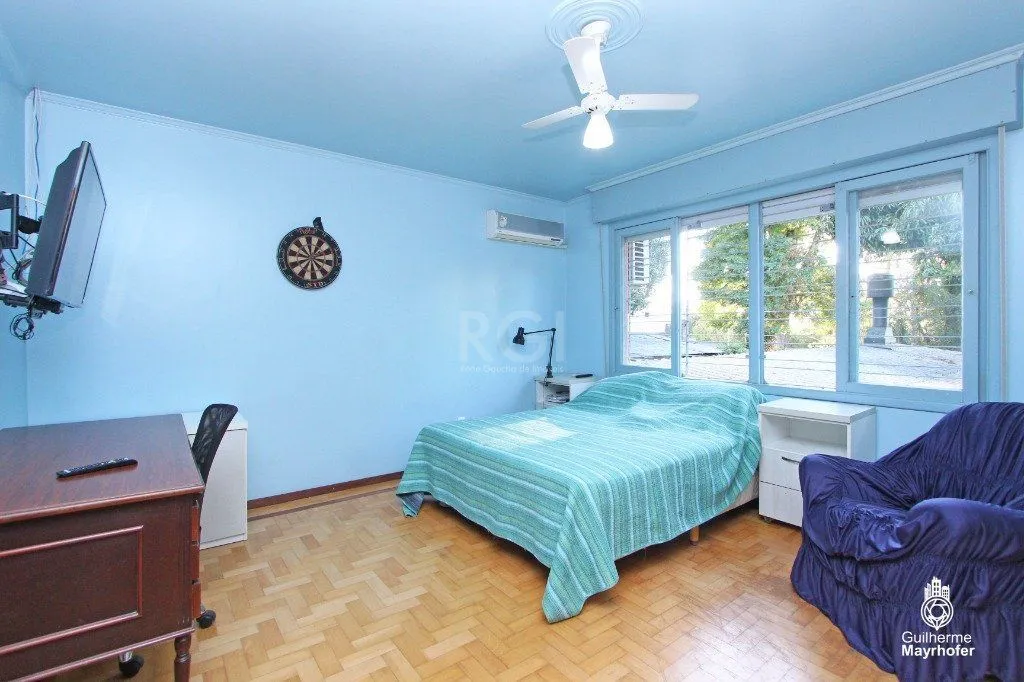 Imagem Casa para Venda - 500m², 5 dormitórios, sendo 2 suites, 5 vagas - Menino Deus