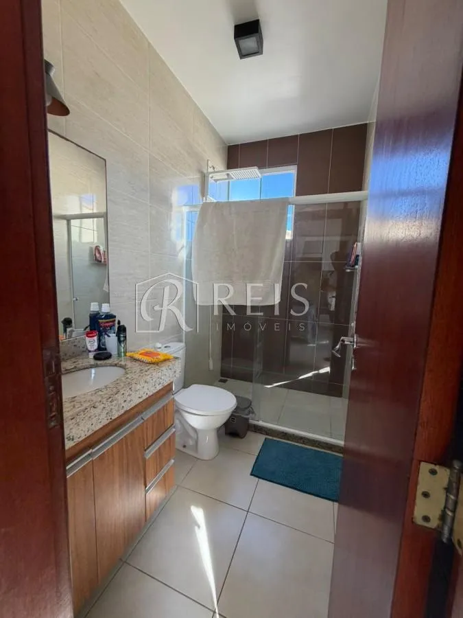 Imagem Casa para Venda em Rio das Ostras, Terra Firme, 3 dormitórios, 1 suíte, 3 banheiros, 1 vaga