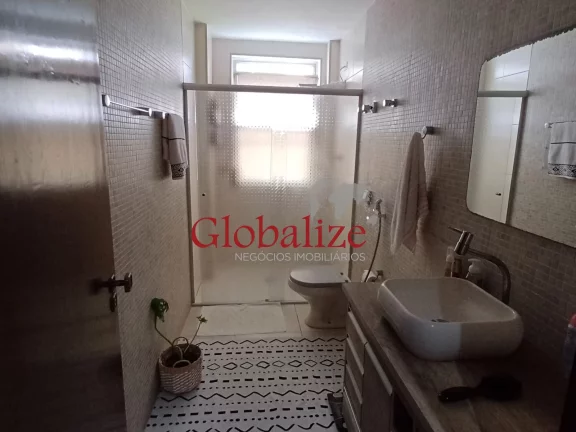 Imagem Apartamento à venda com 237m², 3 suítes, 2 vagas, portaria 24h, elevador por R$875.000,00 no Gonzaga em Santos