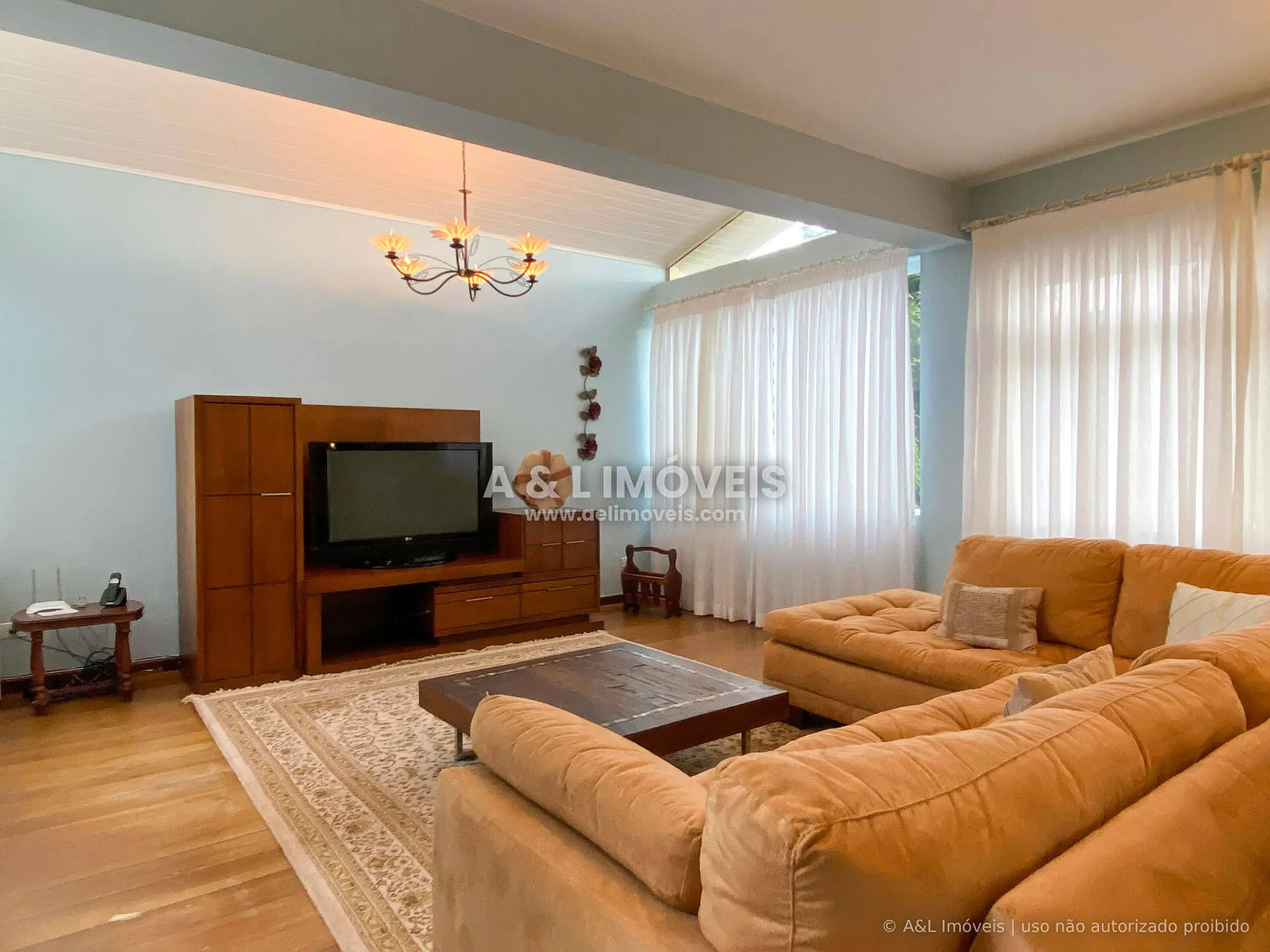Imagem Casa à venda na Vila Isabel em Campos do Jordão com 213,88 m²