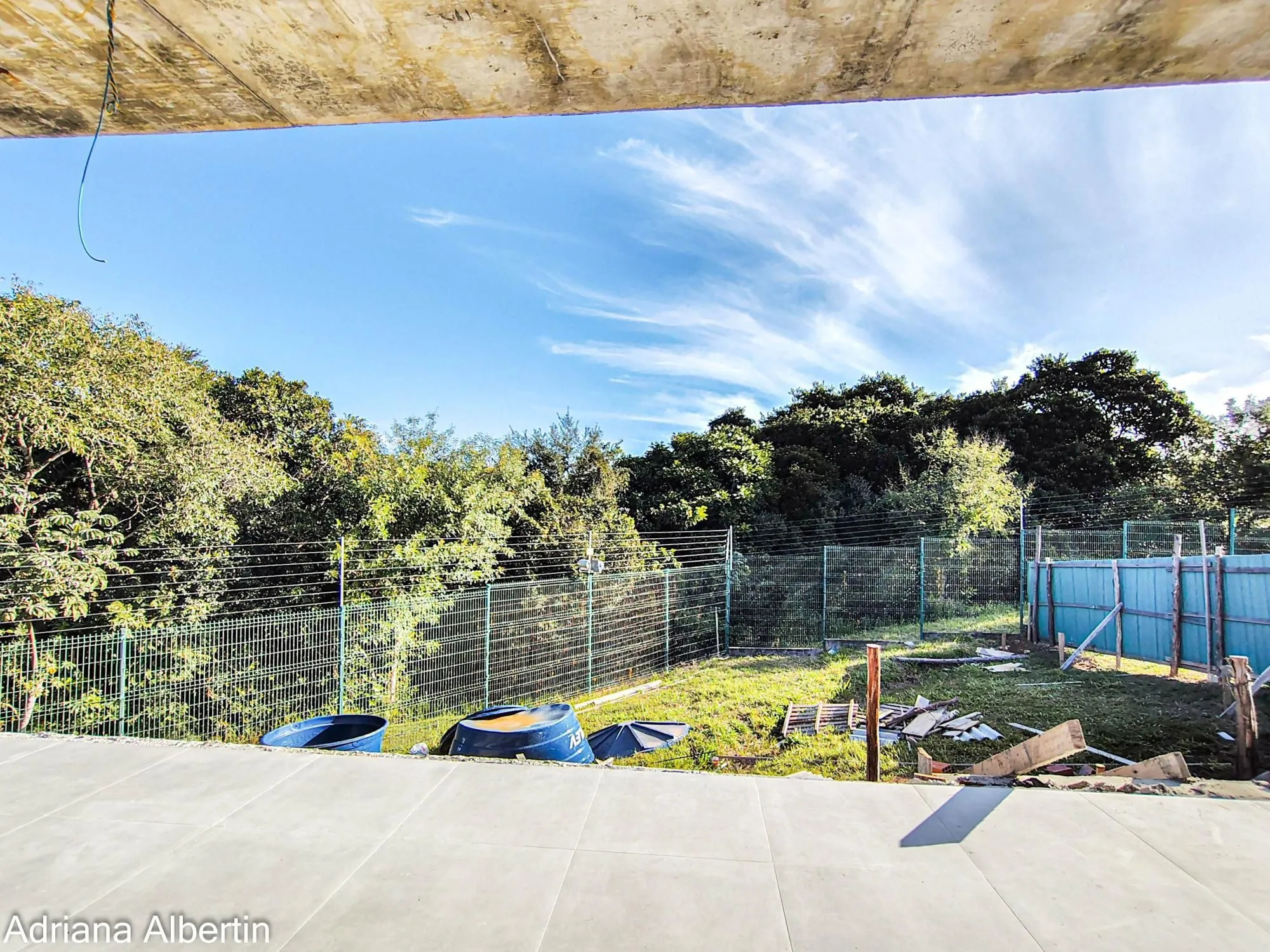 Imagem Casa térrea em condomínio na Estrada das Três Meninas - Alphaville