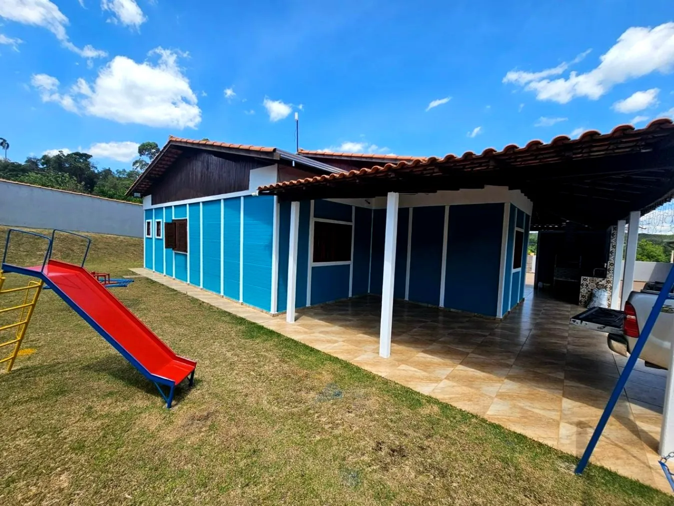 Imagem Chácara para venda com 3 suítes - Vila das Cachoeiras