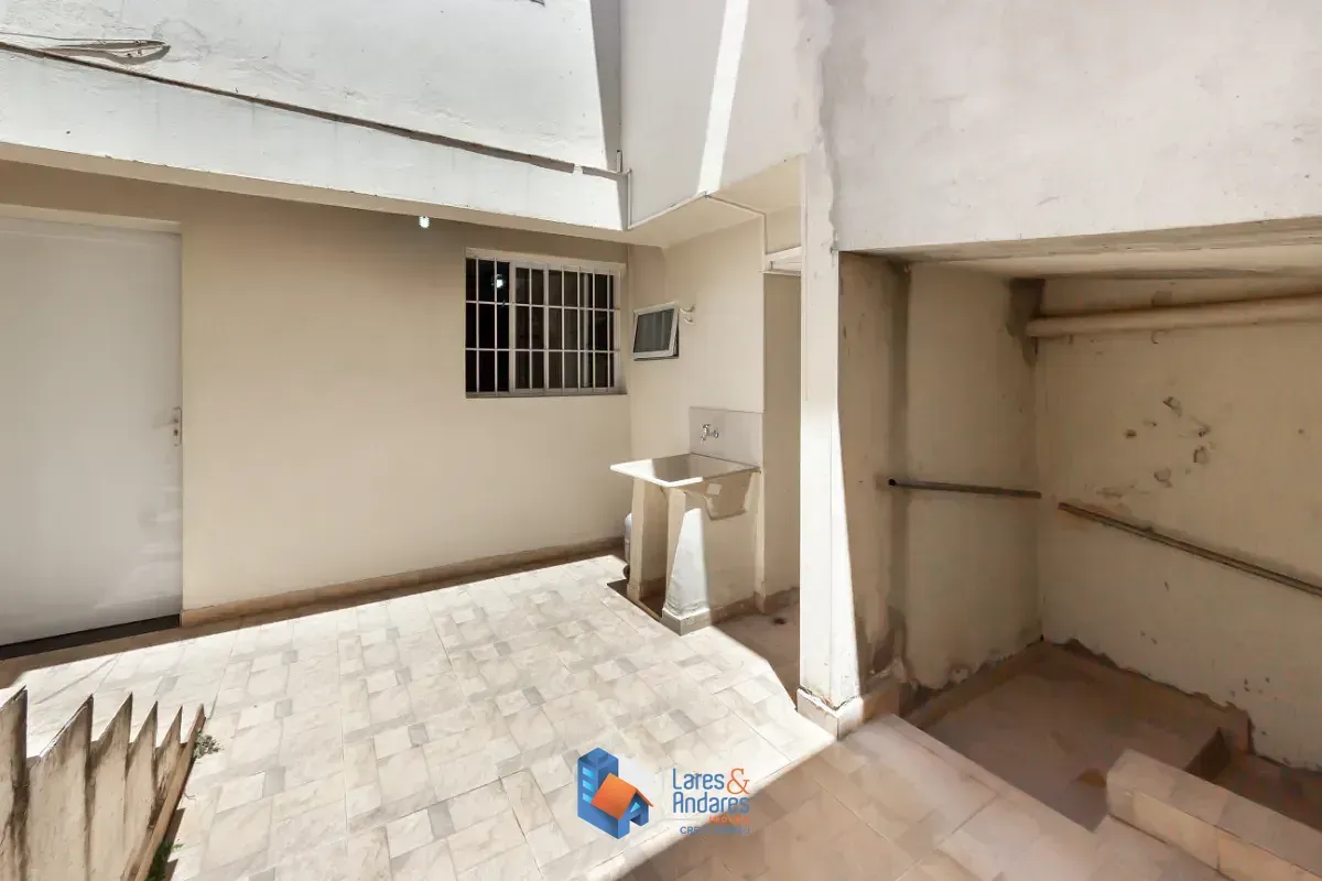 Imagem Sobrado para venda em Vila Zat com 4 quartos, sendo 2 suítes, 300m²
