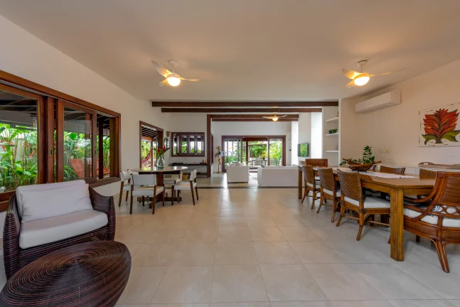 Imagem Vende linda casa em Maresias com 507m², 5 suítes, Litoral norte com acesso privativo à praia.