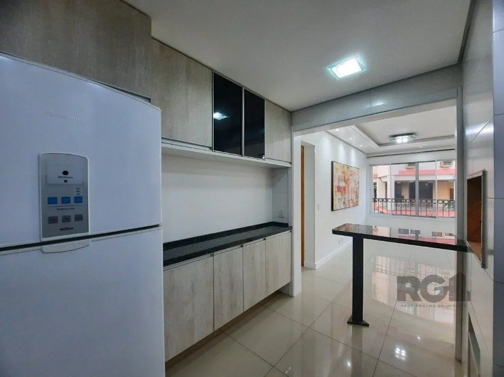 Imagem Vende-se apartamento impecável 2 quartos com suíte, 2 vagas cobertas, próximo da PUCRS - 80m² - Jardim Botânico