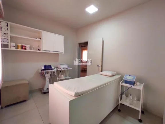 Imagem Espaçosa casa para alugar no bairro Vila Olímpica em Uberaba